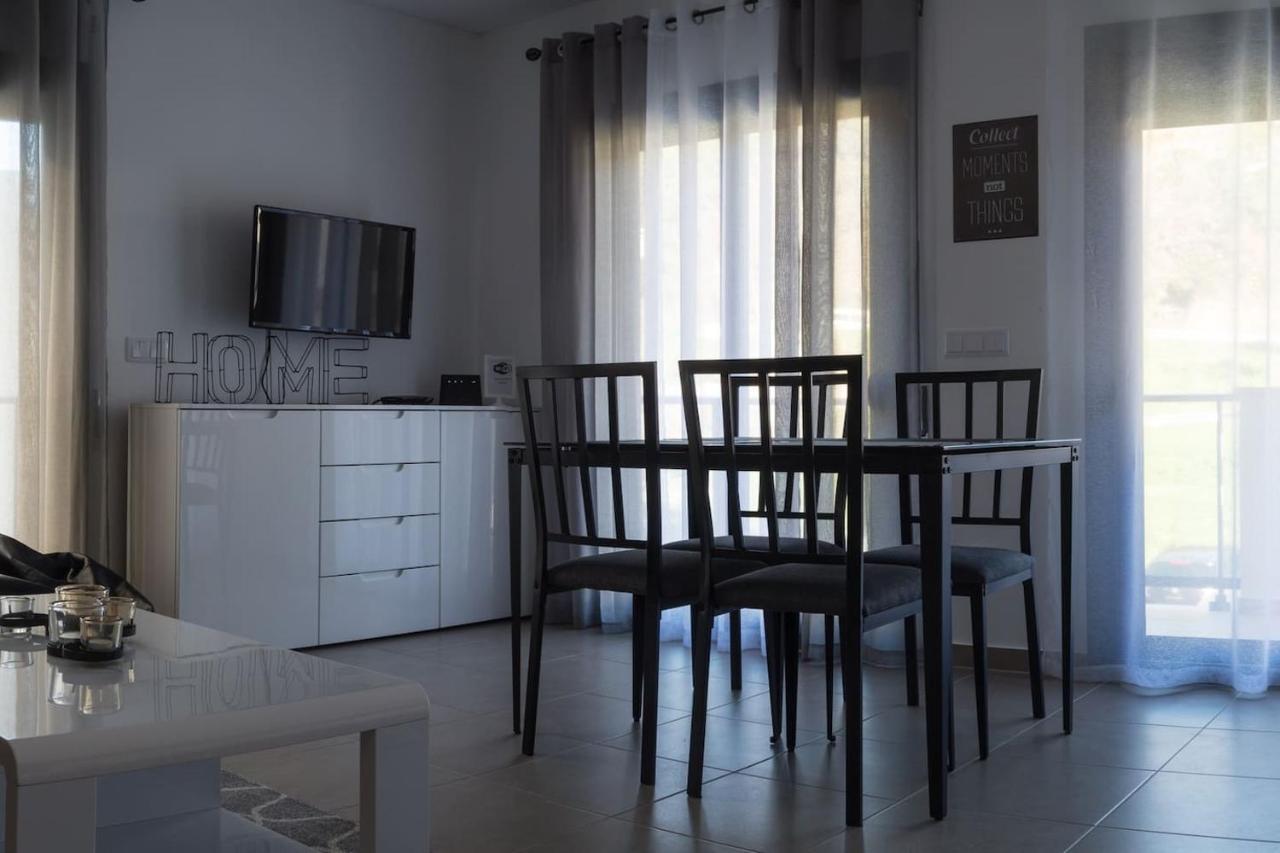 What A Life! Apartment Nazaré Esterno foto